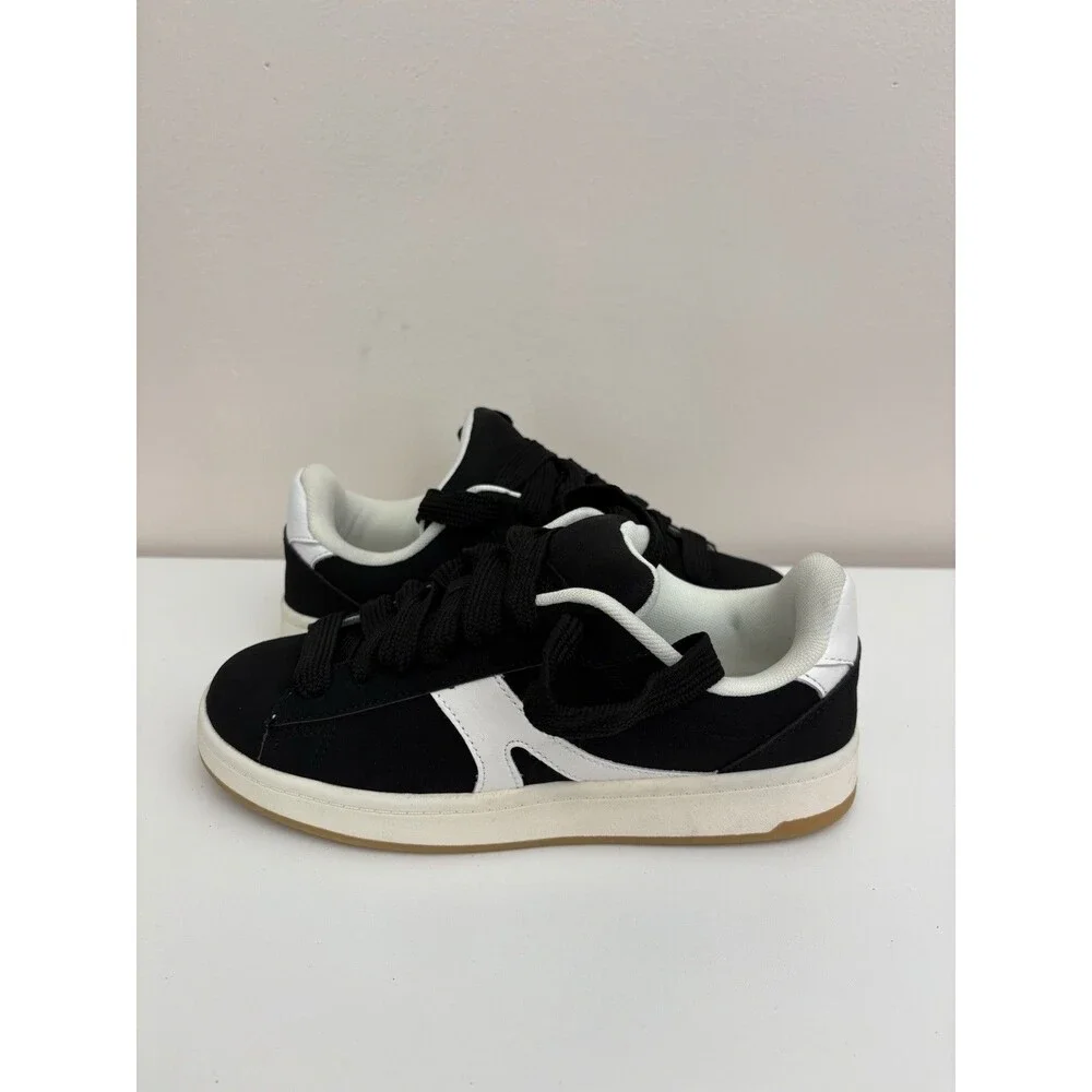 No Boundaries Women's Chunky Lace-Up Skate Sneakers Size 8 Memory foam lace-up